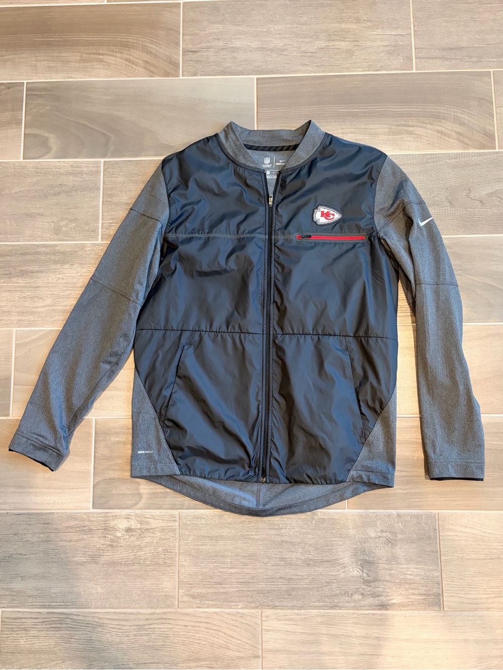Nike Men's Black and Gray Kansas City Chiefs Lightweight Jacket